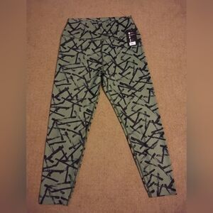 NWT womens BSP (Better Sports Performance) Green And Black Leggings.  Size XL.